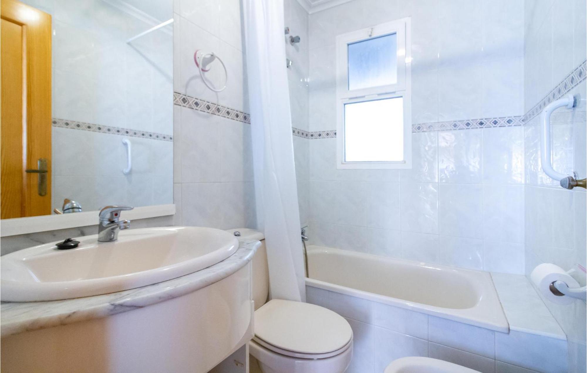 2 Bedroom Lovely Home In 산타 폴라 외부 사진
