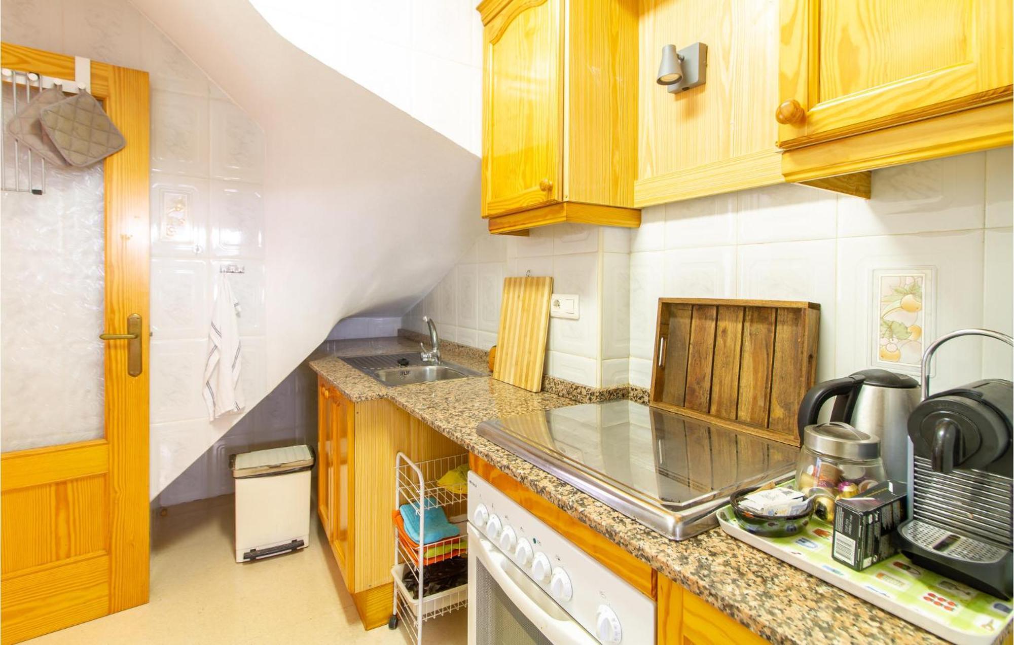 2 Bedroom Lovely Home In 산타 폴라 외부 사진